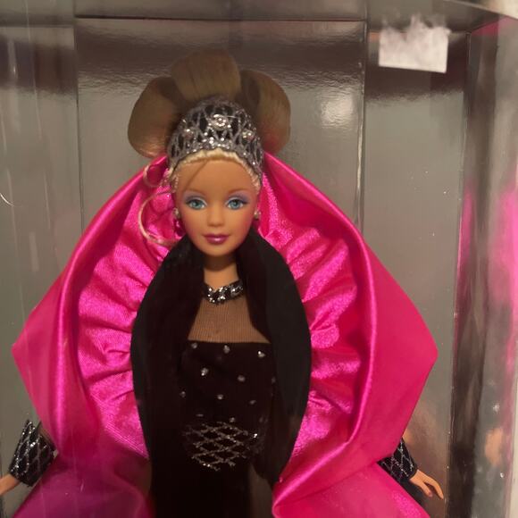 Holidays Christmas Special Edition 1998 Barbie Doll - Picture 6 of 7